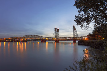 Fototapeta premium Interstate Bridge Over Columbia River After Sunset
