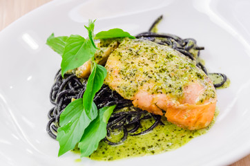 Salmon pasta spagetti