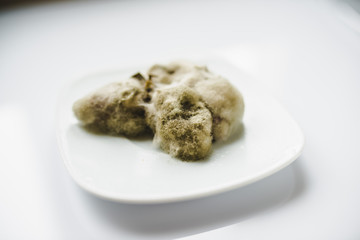 Spleśniałe truskawki, pleśń