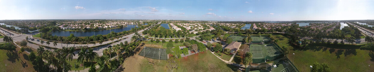 Fototapeta na wymiar Suburban Florida 360 degredd aerial view