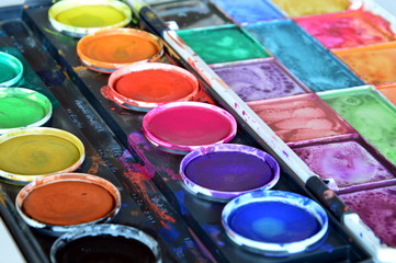 Bilder und Videos suchen: malkasten