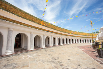 gold buddha temple in Thailand