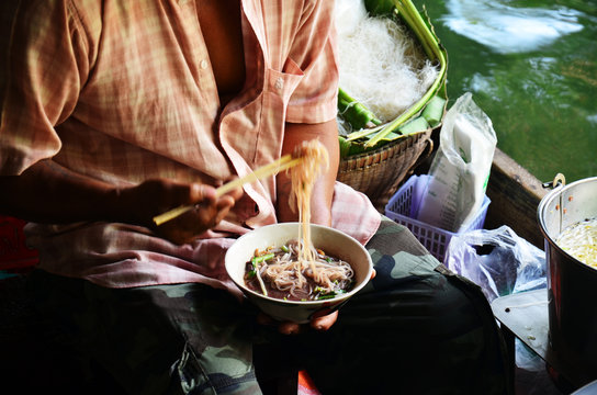 Eatting Thai Noodle