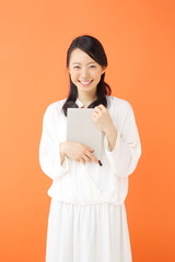 読書・若い女性