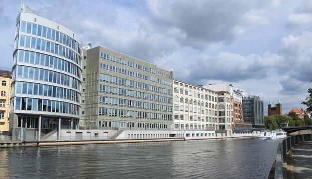 Spreeufer an der Gotzkowskybr&uuml;cke in Berlin