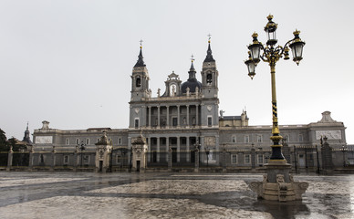 Fototapeta na wymiar View of Almudena Cathedral