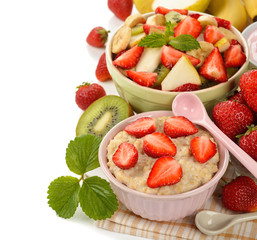 Oatmeal with strawberries