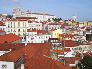 Fototapeta na wymiar Largo das portas do sol - Lisbonne - Portugal