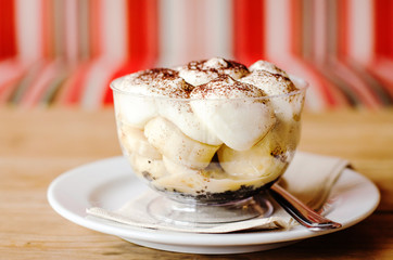 banoffee on wood table
