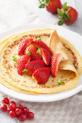 pancakes with strawberry