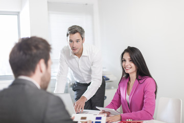 Obraz premium workteam in meeting at office