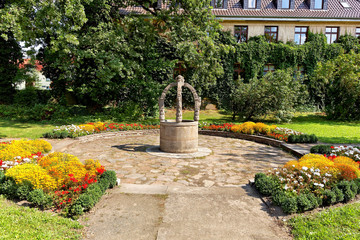 Fototapeta premium Paul-Friedrich-Brunnen an der Luthereiche in Wittenberg