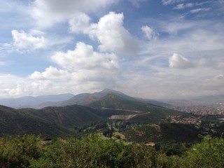 Fototapeta na wymiar mountains and city view cochabamba