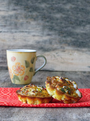 Little egg muffins with goat cheese