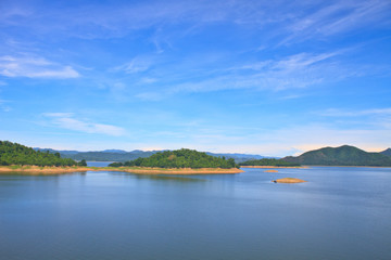 Fototapeta na wymiar Views over the reservoir Kaengkrachan dam