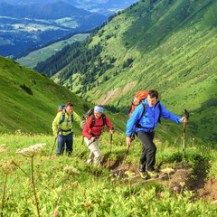 in den Bergen wandern