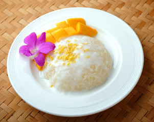 Thai dessert, Mango with sticky rice.