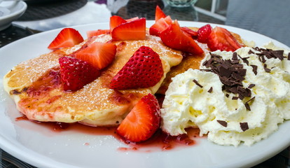 Strawberry pan cake