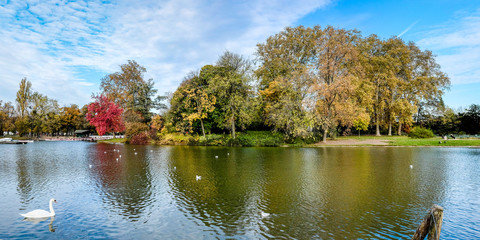 Naklejka premium Lac Daumesnil, bois de Vincennes - Paris