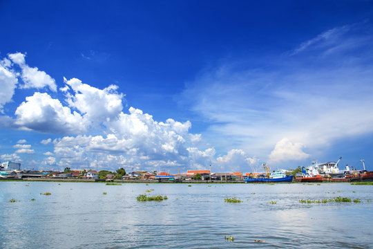 Fishing ship port in Tha chalom,Thailand.