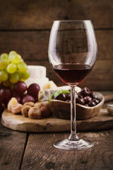 Red wine and cheese