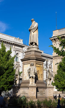 Monument to Leonardo da Vinci in Milan
