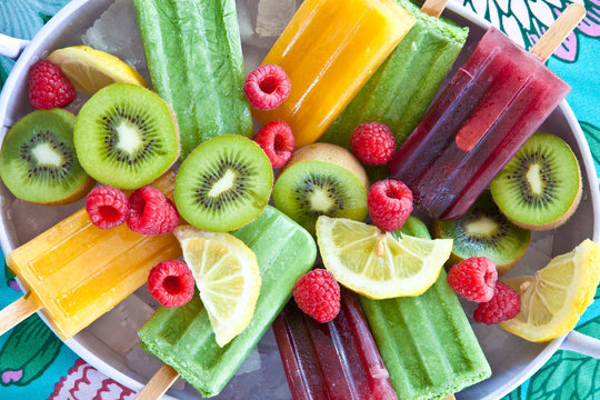 Bunte Eis am Stiel