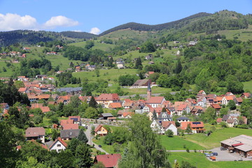 Fototapeta na wymiar Soultzeren, village de la vallée de Munster en Alsace