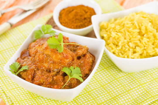 Quwarmah Al Dajaj - Kuwaiti curried chicken with saffron rice