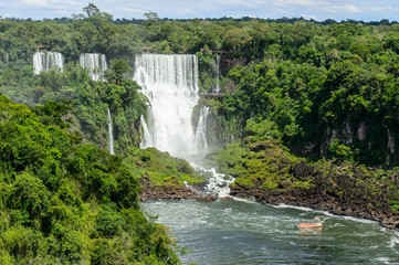 Fototapeta na wymiar Igauzu waterfall, Brazil