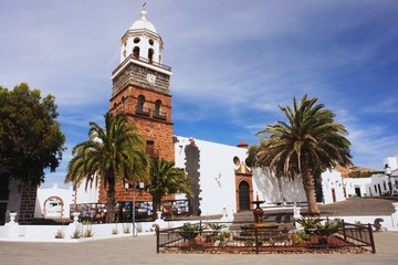 Fototapeta na wymiar View of the church in the Teguise, Lanzarote