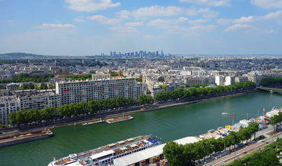 Fototapeta na wymiar Widok z lotu ptaka Paryżu we Francji