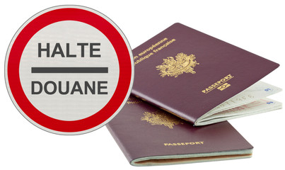 Halte, contrôle douanier. Présentez passeports !