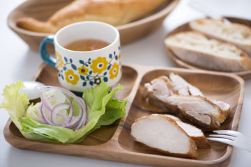スモークチキン　スモークドチキン　燻製