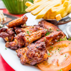 Chicken wings with sauce