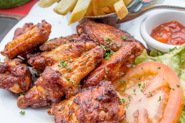 Chicken wings with sauce