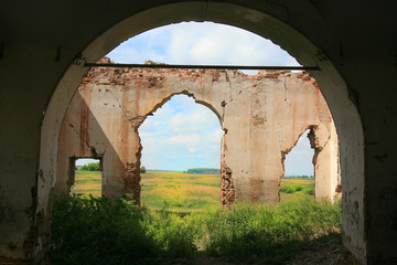 ruins of old brick church