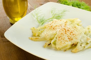 Finocchi gratinati in besciamella, cucina italiana