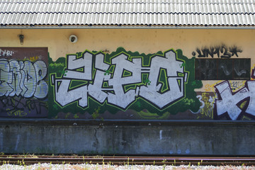 Güterbahnhof mit Graffiti
