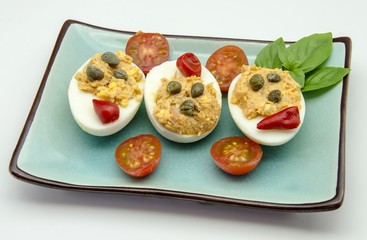 Huevos rellenos