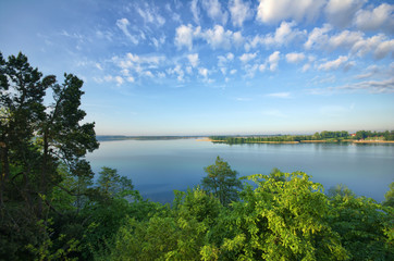 Fototapeta na wymiar Widok z góry na jezioro