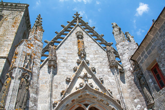 Le parvis de la chapelle Saint Tugen  - Primelin - Bretagne