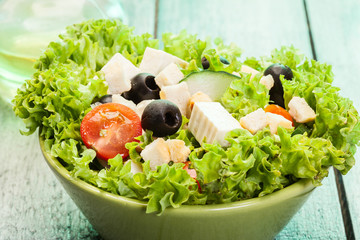 Fresh vegetable salad with cheese