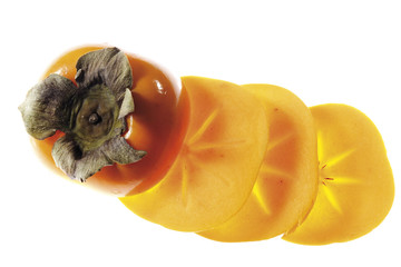 In Scheiben geschnitten und ganze Frucht Kaki , erhöhte Ansicht