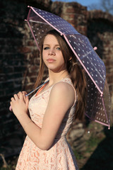 Dziewczyna z parasolką.