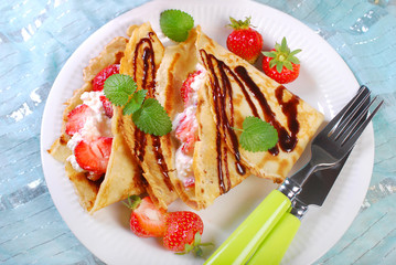pancakes with cottage cheese and fresh strawberries