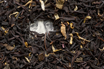 Black tea on one hundred dollars