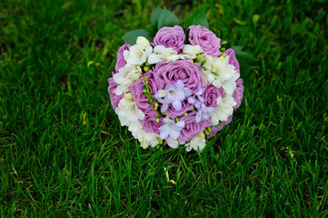 pink and white wedding bouquet