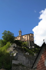 Fototapeta na wymiar Chemin de croix de Locarno à Madonna del Sasso.