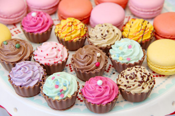 Cupcakes and Macarons